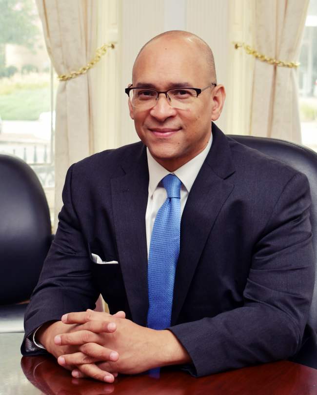 David-Hinson-PCEO-at-table-cbcf-alc-annual-legislative-conference-washington-dc