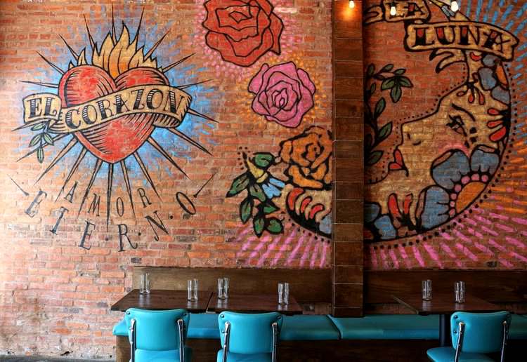 Taqueria-del-Barrio-dining-room-cocktails-mexican