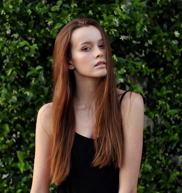 art-in-dc-neighborhoods-white-young-woman