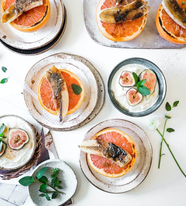 brooke-lark-thanksgiving-friendsgiving-dinner-ideas-traditions-plate-friendsgiving-traditions-christmas-holidays-thanksgiving-alternative.