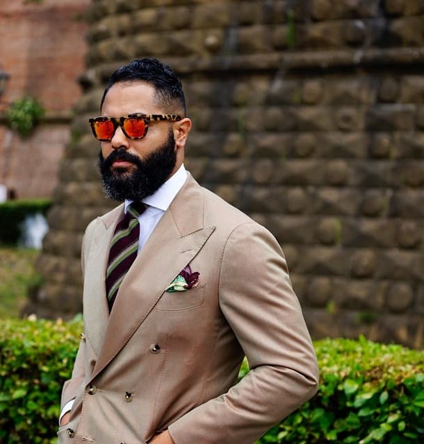 delegate-make-decisions-attractive-male