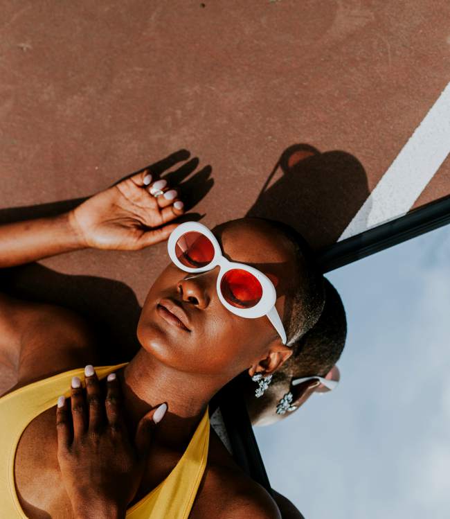 how-to-become-an-influencer-become-a-brand-ambassador-street-style-woman-sunglasses
