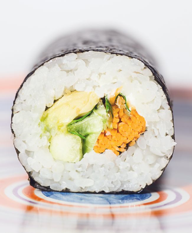 sushi-roll-luigi-pozzoli-authentic-japanese-restaurant-omakase-dining-experience